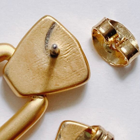 Vintage Matte Gold Tone Geometric Drop Doorknocker Earrings Modernist 80s Hinged - Picture 9 of 12